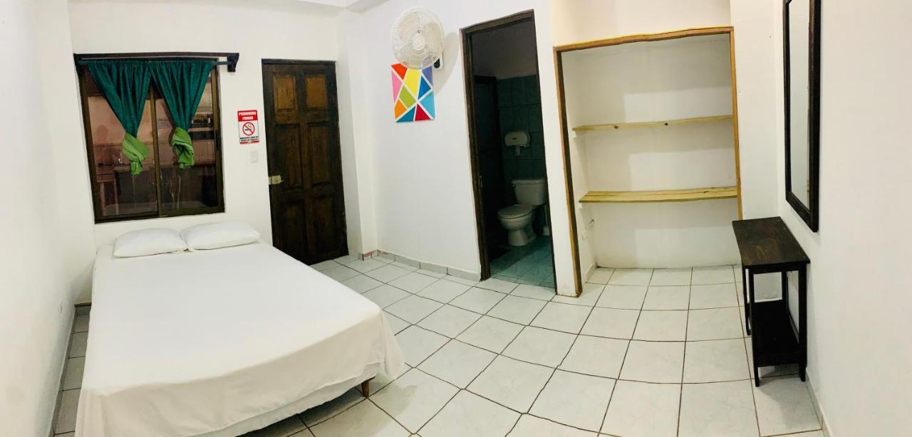 Hotel Cabinas Jacomar Bagian luar foto