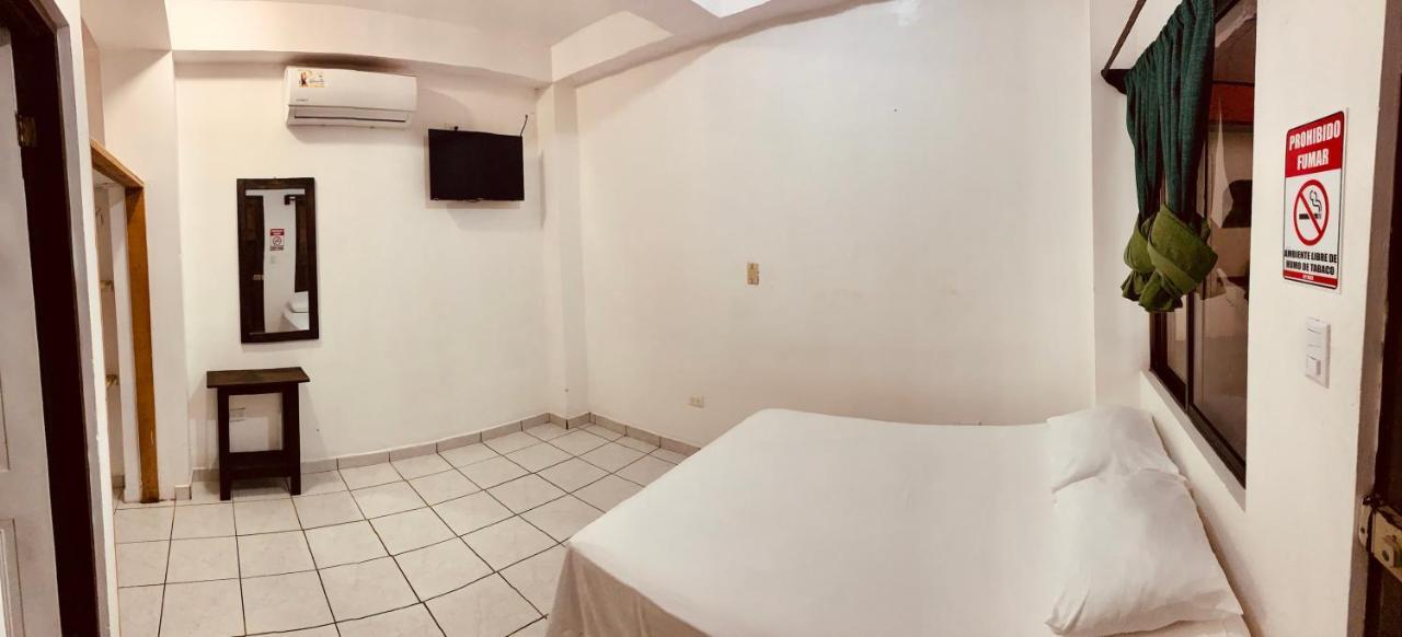 Hotel Cabinas Jacomar Bagian luar foto