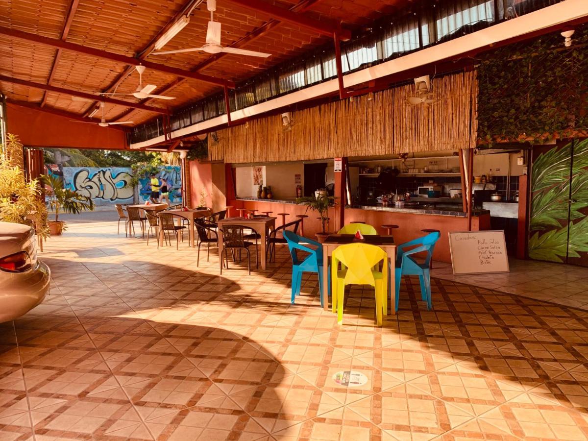 Hotel Cabinas Jacomar Bagian luar foto