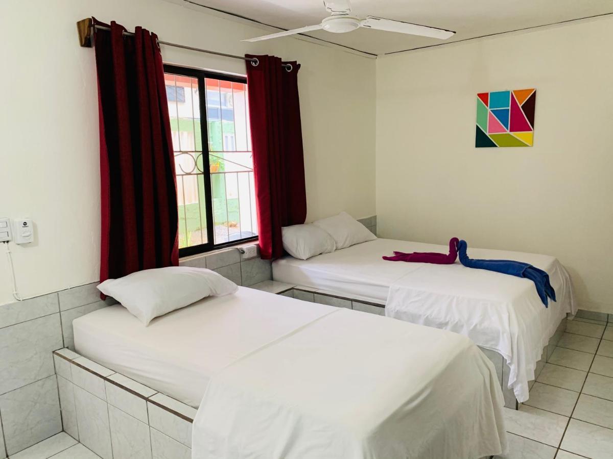Hotel Cabinas Jacomar Bagian luar foto